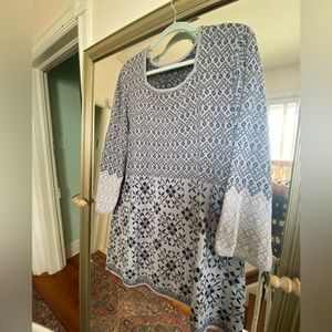 Lightweight sweater, gently used. Cotton. Tunic length.